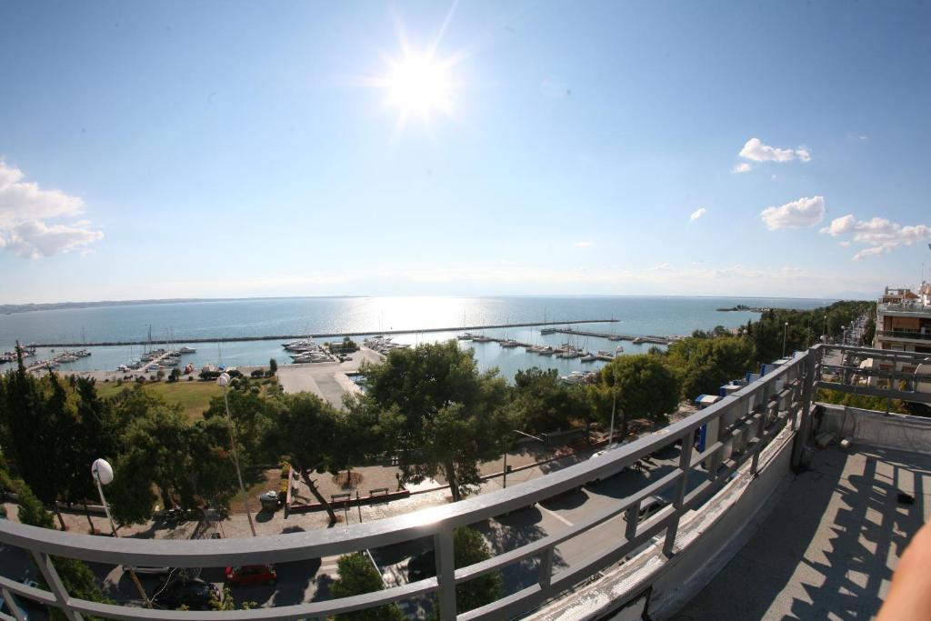 Oceanis Hotel Солун Екстериор снимка